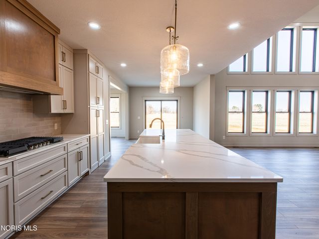 9420 Kimball, Sylvania, OH 43560