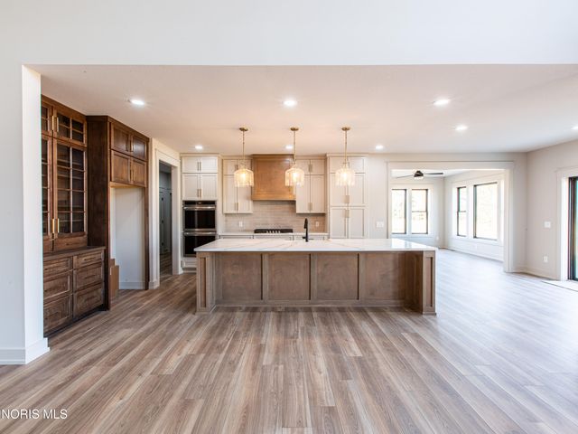 9420 Kimball, Sylvania, OH 43560