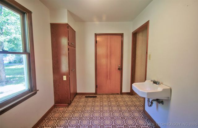 604 Spring, Checotah, OK 74426