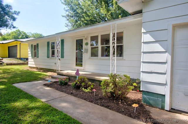 604 Spring, Checotah, OK 74426
