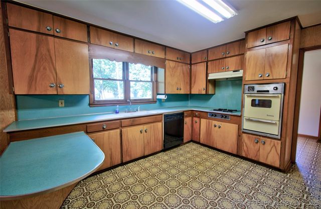 604 Spring, Checotah, OK 74426