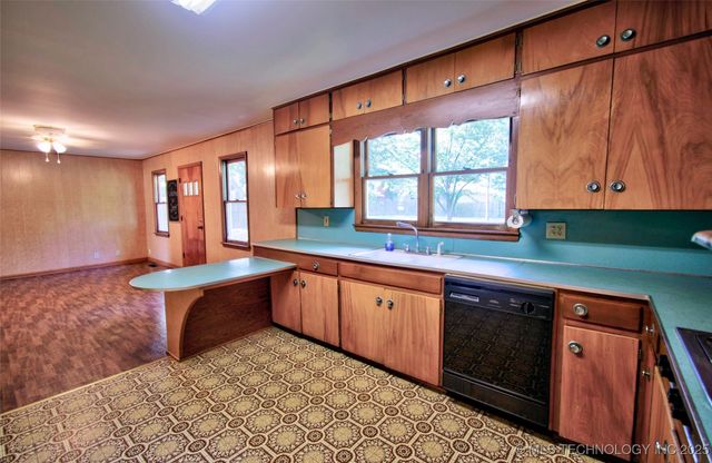604 Spring, Checotah, OK 74426