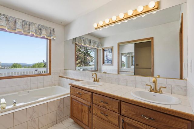 8710 E Boardwalk Ln, Spokane, WA 99212