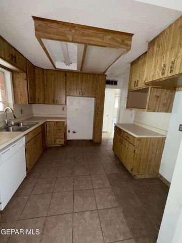 9406 Montgomery Drive, El Paso, TX 79924