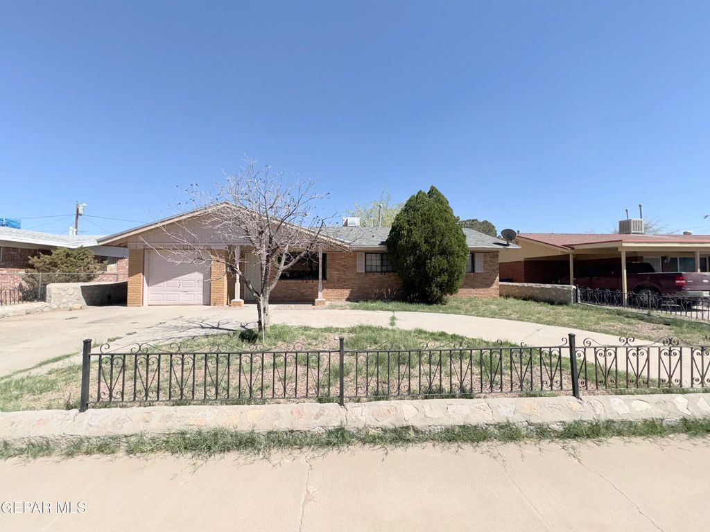 9406 Montgomery Drive, El Paso, TX 79924
