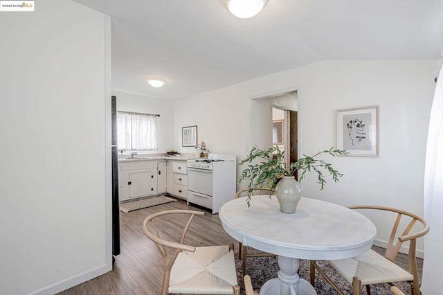 4801 Fairfax Ave, Oakland, CA 94601