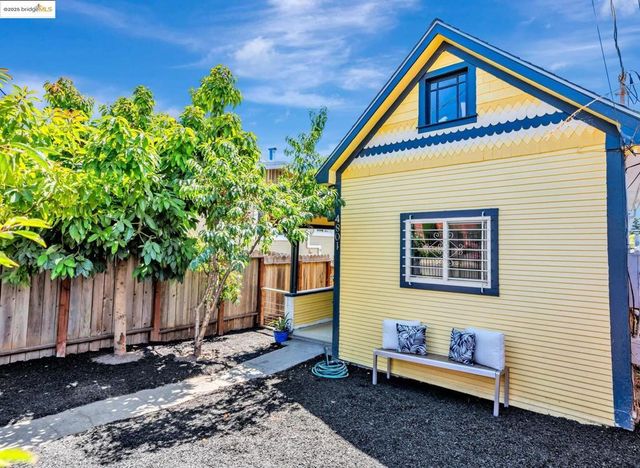 4801 Fairfax Ave, Oakland, CA 94601