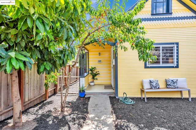 4801 Fairfax Ave, Oakland, CA 94601