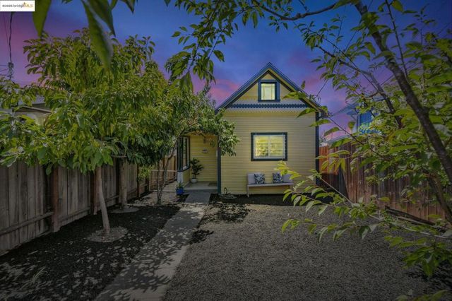 4801 Fairfax Ave, Oakland, CA 94601