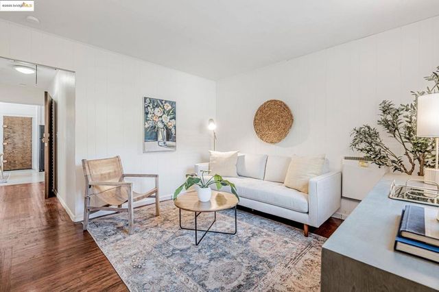 4801 Fairfax Ave, Oakland, CA 94601