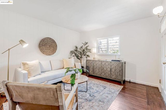 4801 Fairfax Ave, Oakland, CA 94601