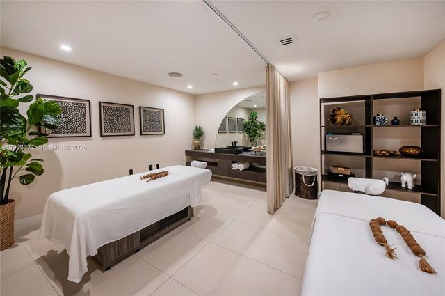 15901 Collins Ave 3807, Sunny Isles Beach, FL 33160