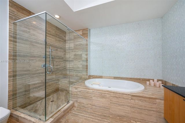 15901 Collins Ave 3807, Sunny Isles Beach, FL 33160