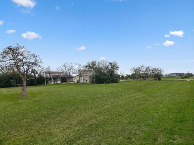 542 16th Street, Dickinson, TX 77539