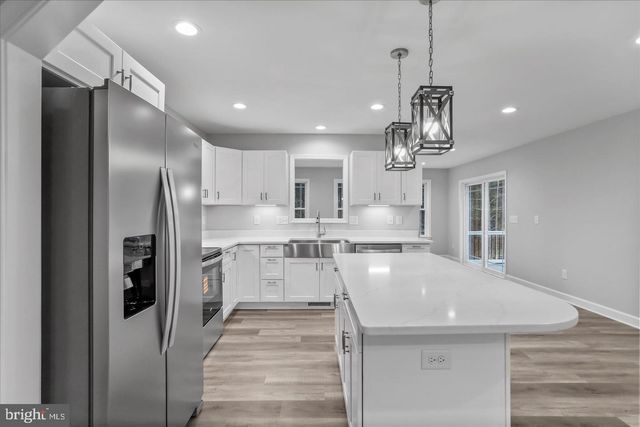 58 BIRCH GROVE LN, Berkeley Springs, WV 25411