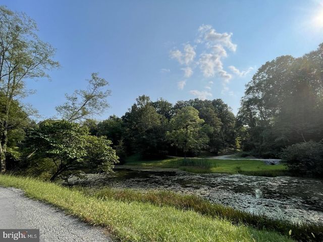 58 BIRCH GROVE LN, Berkeley Springs, WV 25411