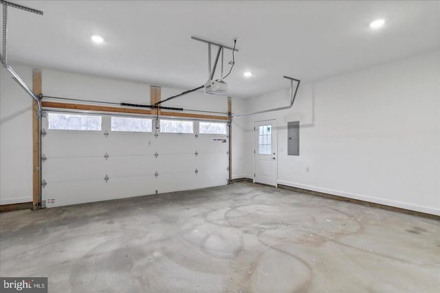 58 BIRCH GROVE LN, Berkeley Springs, WV 25411