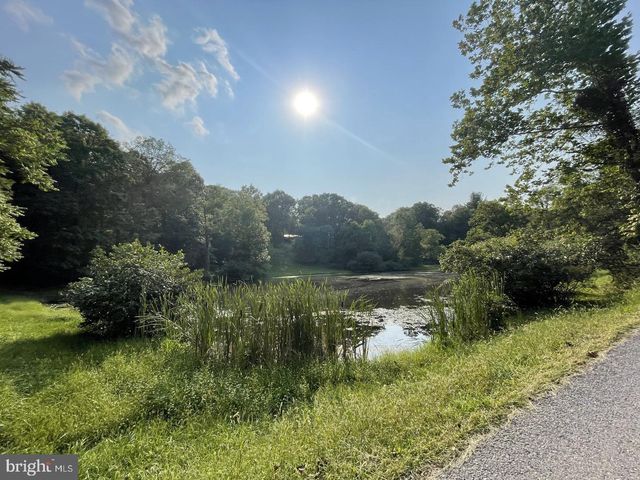 58 BIRCH GROVE LN, Berkeley Springs, WV 25411