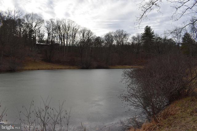 58 BIRCH GROVE LN, Berkeley Springs, WV 25411