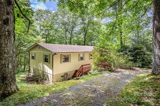 821 Old Chestnut Mountain Road, Newland, NC 28645