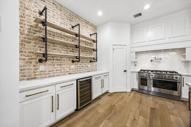 921 W 21st Street, Houston, TX 77008