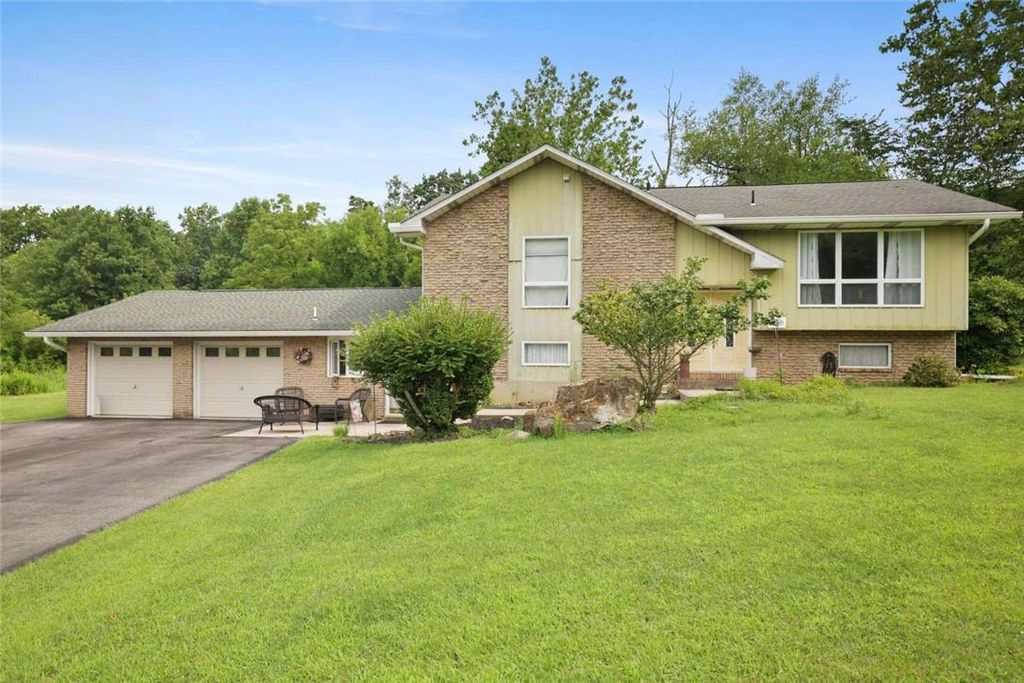 2371 Honeysuckle Road, Allentown City, PA 18103
