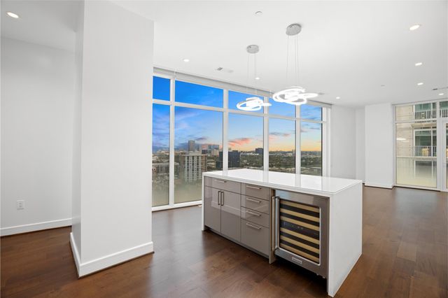 4521 San Felipe Street 1903, Houston, TX 77027