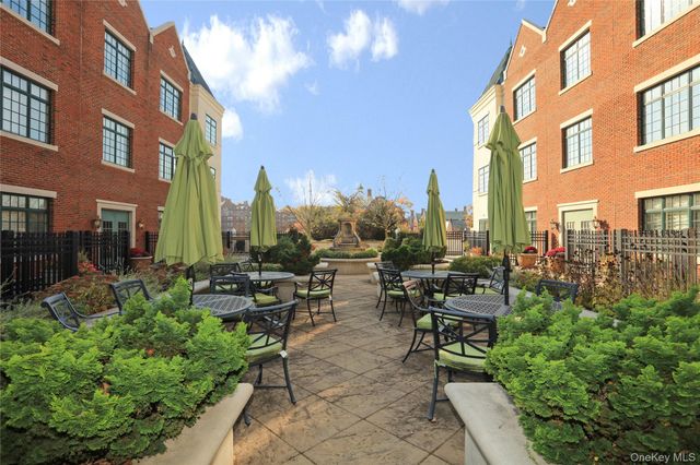 1 Christie Place 207 E, Scarsdale, NY 10583