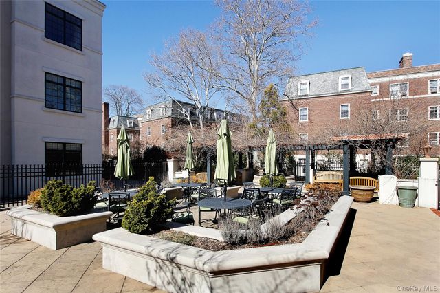 1 Christie Place 207 E, Scarsdale, NY 10583