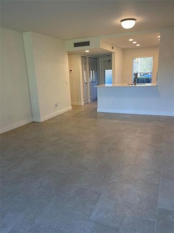 5890 NW 64th Avenue 103, Fort Lauderdale, FL 33319