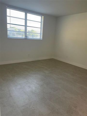 5890 NW 64th Avenue 103, Fort Lauderdale, FL 33319