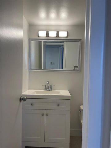 5890 NW 64th Avenue 103, Fort Lauderdale, FL 33319