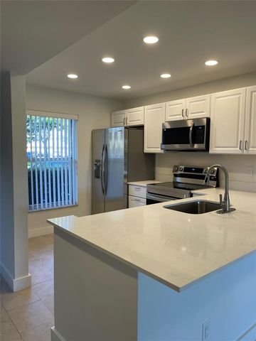 5890 NW 64th Avenue 103, Fort Lauderdale, FL 33319