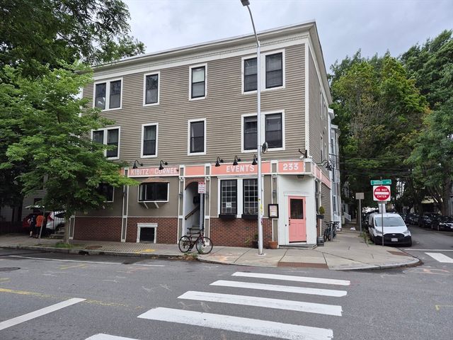 233 Cardinal Medeiros Avenue 5, Cambridge, MA 02141