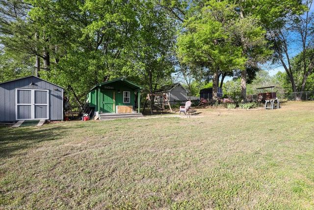 204 Oak Forest Lane, Trinity, NC 27370