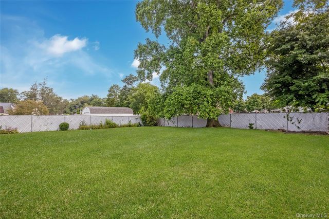 19 Glenda Drive, Deer Park, NY 11729