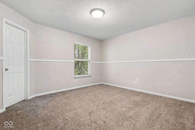 6921 Maywood Circle, Avon, IN 46123