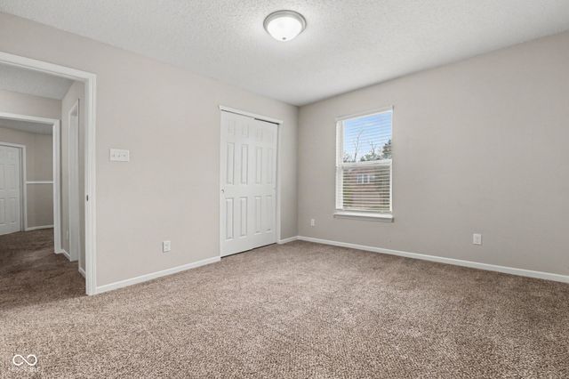 6921 Maywood Circle, Avon, IN 46123