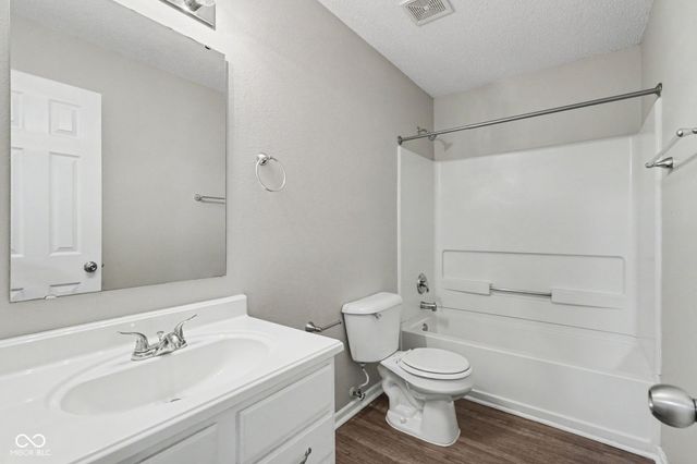 6921 Maywood Circle, Avon, IN 46123