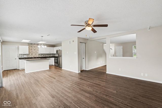 6921 Maywood Circle, Avon, IN 46123