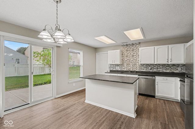 6921 Maywood Circle, Avon, IN 46123