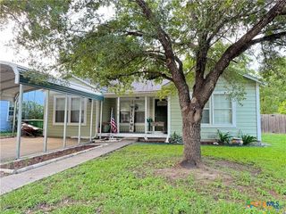 1308 E Park Avenue, Victoria, TX 77901