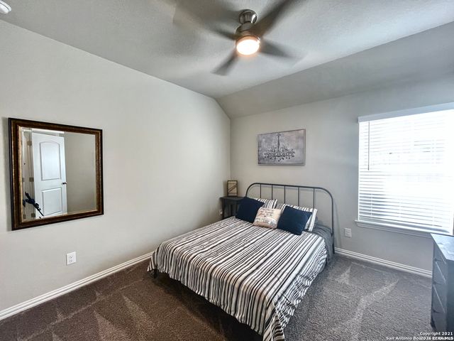 1212 LOMA RNCH, New Braunfels, TX 78132
