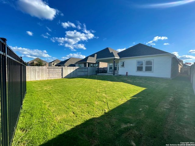 1212 LOMA RNCH, New Braunfels, TX 78132