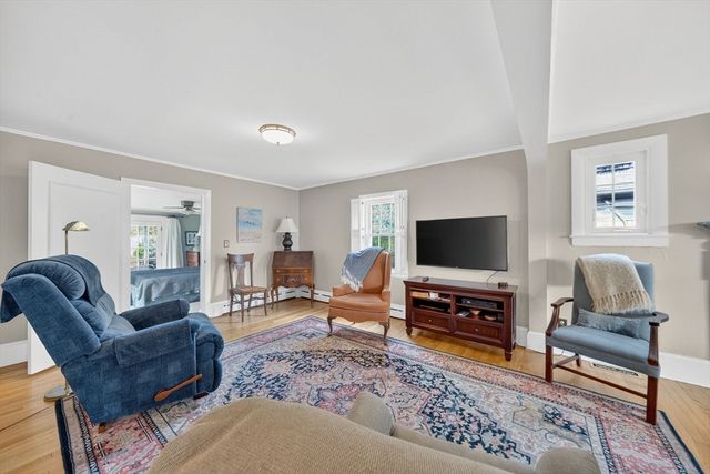 40 School St, Dartmouth, MA 02748