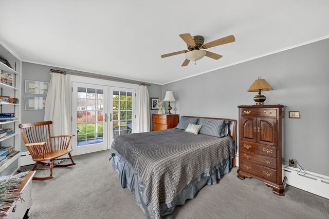 40 School St, Dartmouth, MA 02748