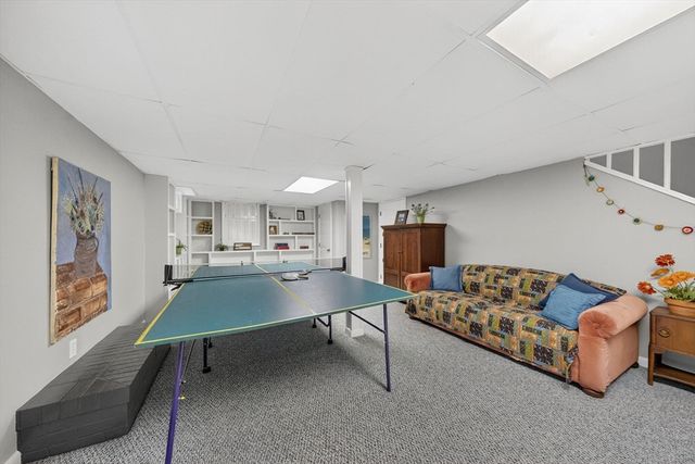 40 School St, Dartmouth, MA 02748