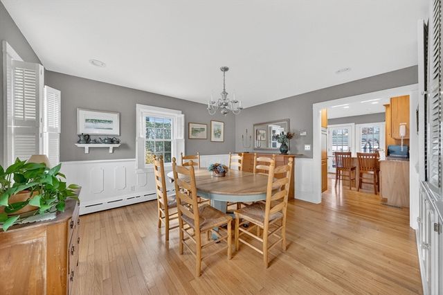40 School St, Dartmouth, MA 02748