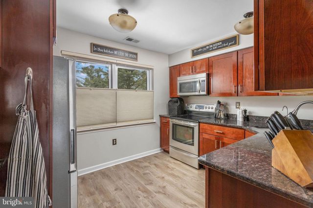 1306 SILVER CT, Hamilton, NJ 08690