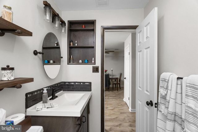 1306 SILVER CT, Hamilton, NJ 08690